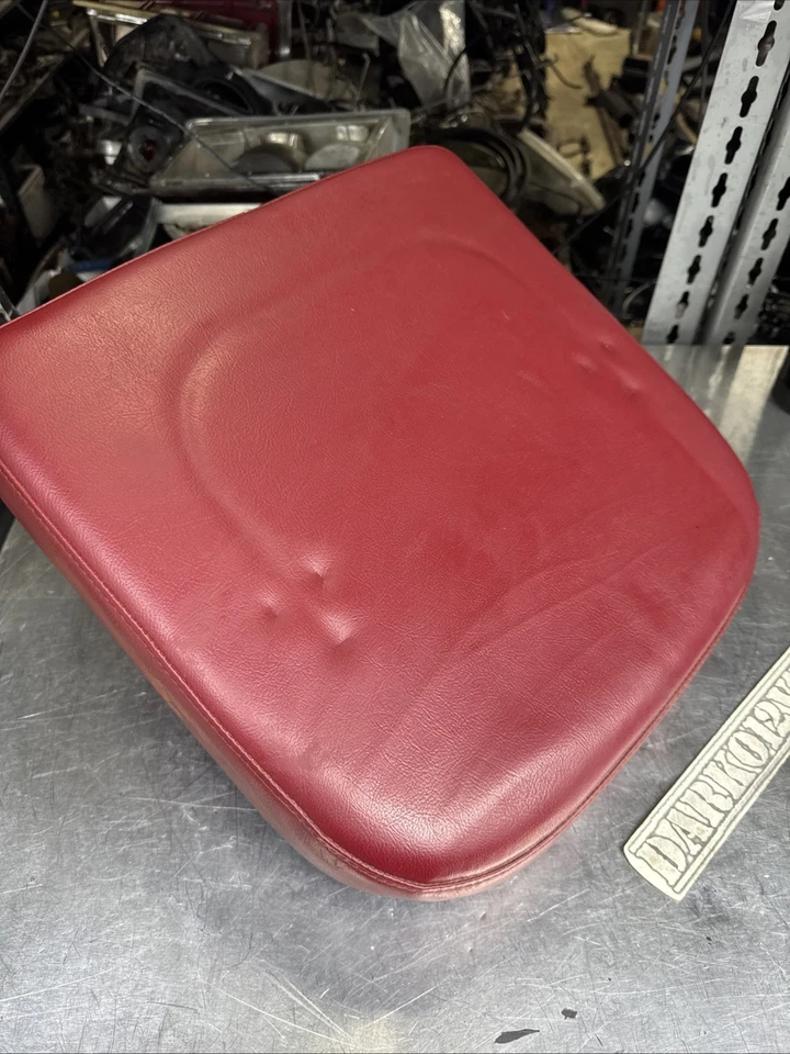 Заднее сиденье-прыжок 1992-1993 Dodge Ram Club Cab D250 D350 W350 W250 Cummins красное - Изображение 3 из 4