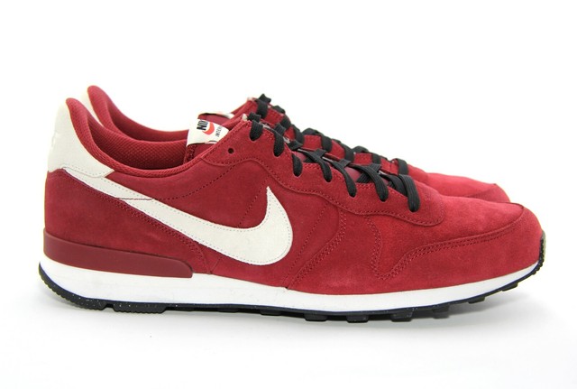 nike burgundy internationalist suede trainers