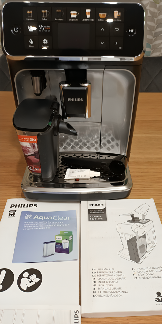 Philips LatteGo 5400 series EP5446/70 Bean To Cup Coffee Machine Silver