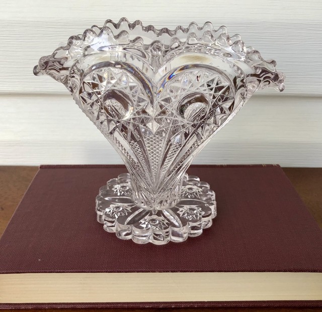 EAPG Lt Pink Fan Vase 6" Imperial No. 292 Zippered Heart Imperial Glass Co 1905 EAPG Lt Pink Fan Vase 6" Imperial No. 292 Zippered Heart Imperial Glass Co 1905