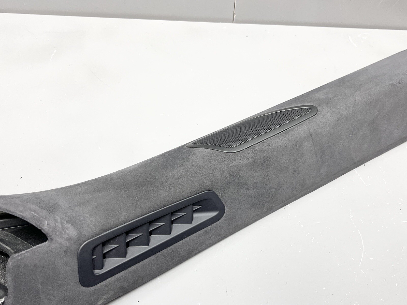 ⭐️2017-2020 MASERATI LEVANTE WINDSHIELD RIGHT SIDE A PILLAR TRIM COVER PANEL OEM
