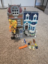 LEGO Icons Bookshop 10270 Modular Building 98% Complete Used NO BOX, Some Figs