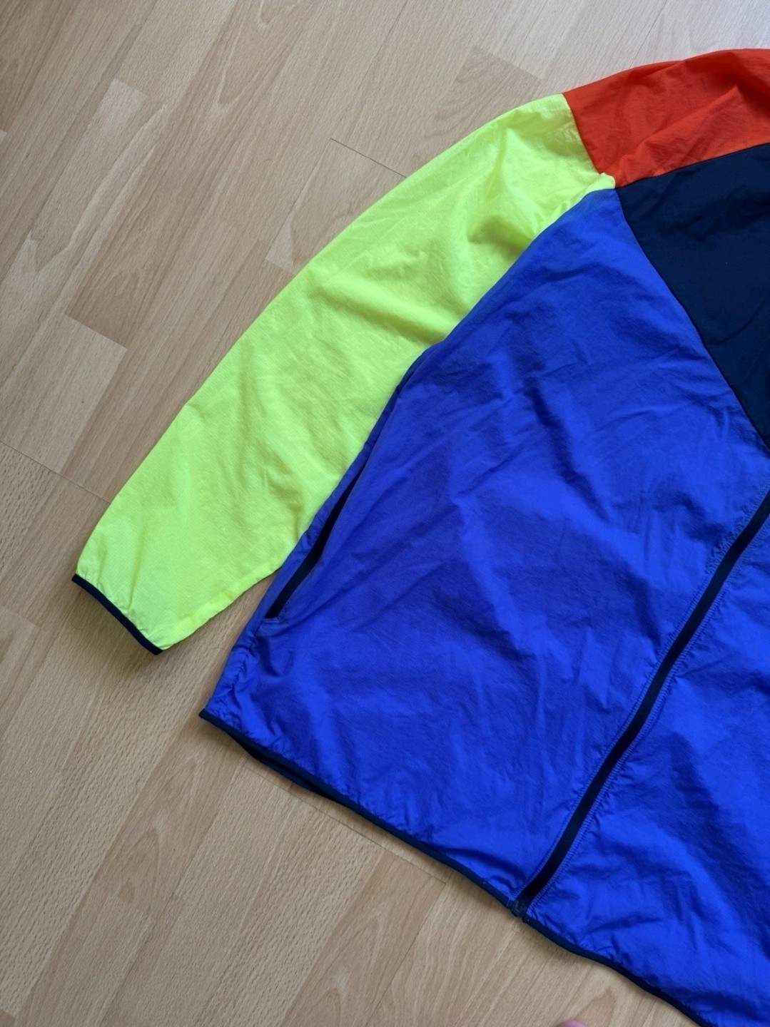 Nike Reflective Featherweight Multicolour Light W… - image 4