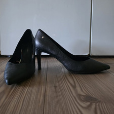 Tommy Hilfiger Damen Pumps Schwarz spitz Stil...