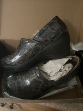  BRAND NEW  Nursing Clogs