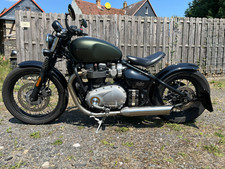 Triumph bonneville bobber