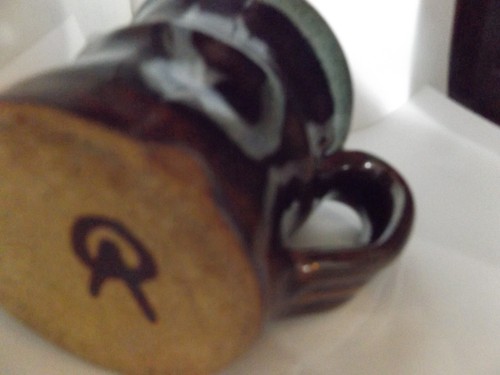 Vintage Brown handmade coffee mug, blue drip glaze. 3 spots in the outside botto - Picture 14 of 24