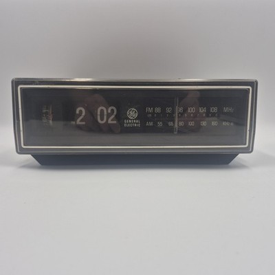 General Electric Flip Clock Radio Alarm Clock 7-4305D CLOCK Works Great! 