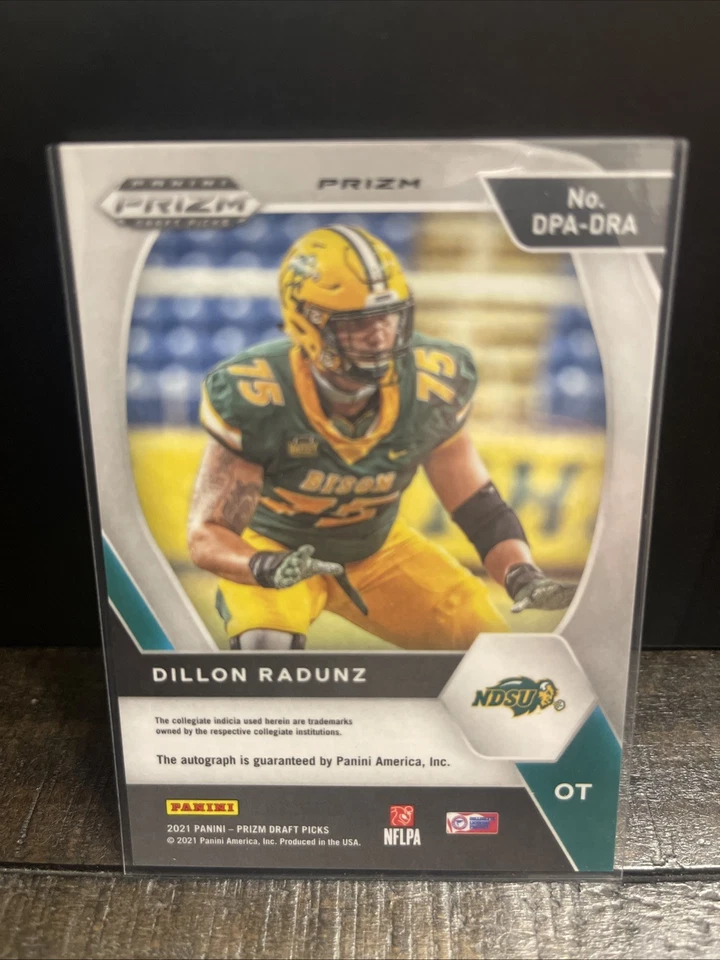 2021 Panini Prizm Draft Picks Autographs Dillon Radunz Green Prizm (AU, RC) - Image 2 of 3