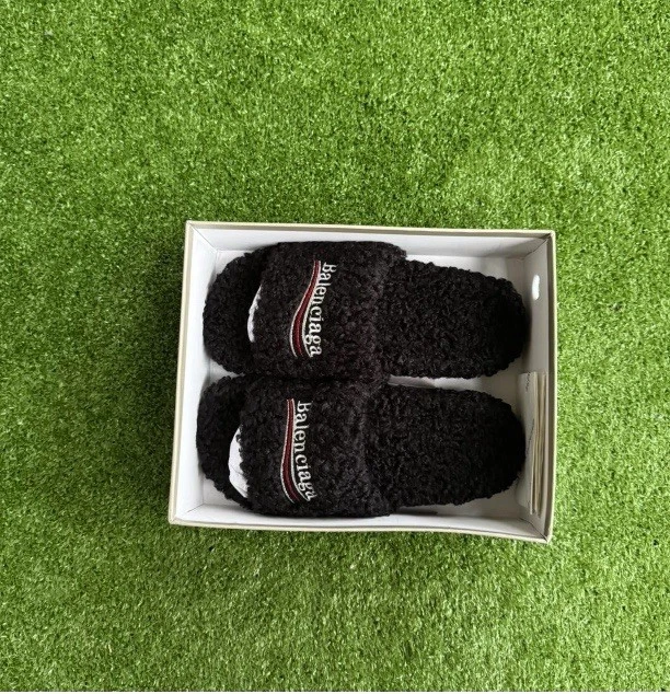 Toboganes de piel Balenciaga negros Foto 2 de 2