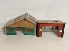 BRITAINS FARM 1:32 WOODEN FARM BARN FARM SHED. CATTLE SHED & EXTRA SHED
