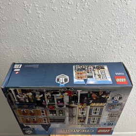 LEGO Creator Expert: 10th Anniversary Modular Building 10255 Assembly Square 