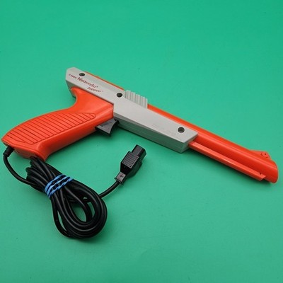 Original 1985 Orange Nintendo NES Zapper Duck Hunt Gun NES-005 OEM