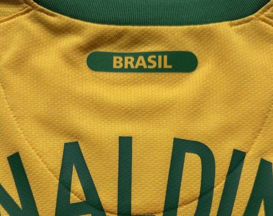 2010/11 Brazil Home Jersey #10 Ronaldinho Large Nike World