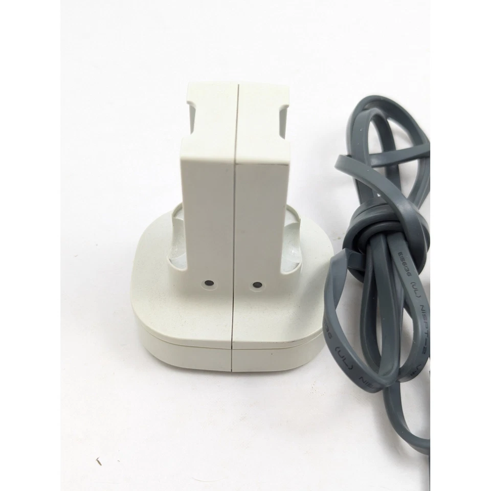 Official Microsoft Xbox 360 Quick Charge Kit Battery Charger With battery - Image 3 of 4