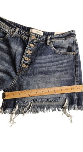 KanCan Button Fly Distressed Raw Hem Cutoff Denim Shorts Womens 9/28 Denim NWT - Picture 6 of 13