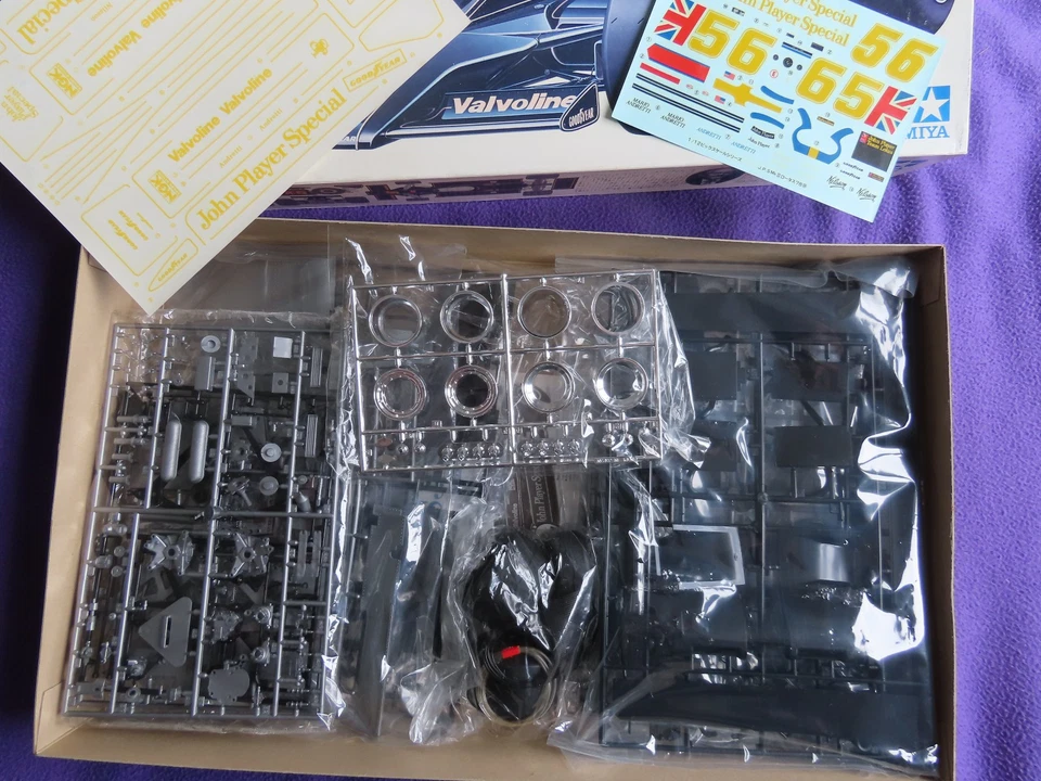 Tamiya - Team Lotus J.P.S. Mk.III in 1/12th scale - Image 2 of 3