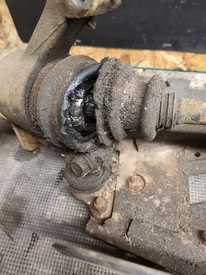 2004 BOMARDIER OUTLANDER 400 Max4X4 ПЕРЕДНИЙ ПРАВЫЙ ПОВОРОТНЫЙ КУЛАК CV ВАЛ РЫЧАГ - Изображение 3 из 4