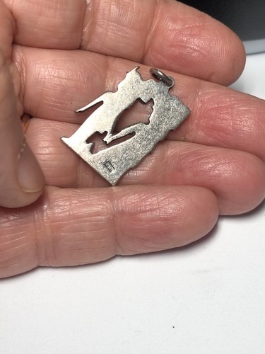 Egyptian Queen Cleopatra & Isis beautifully crafted in Sterling Silver Pendant - Picture 5 of 6