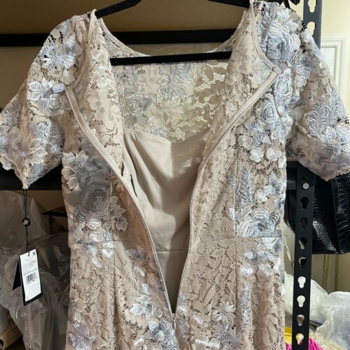Vestido Adrianna Papell AP1E209277 Floral Bordado Talla 2 en Biscotti Multi - Imagen 6 de 9