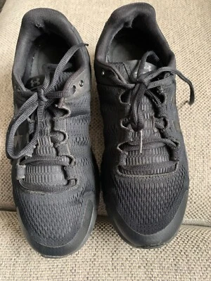 Under Armour Damas Micro G Persecución 302169-001, Negro Talla 6, Usado - Imagen 1 de 4