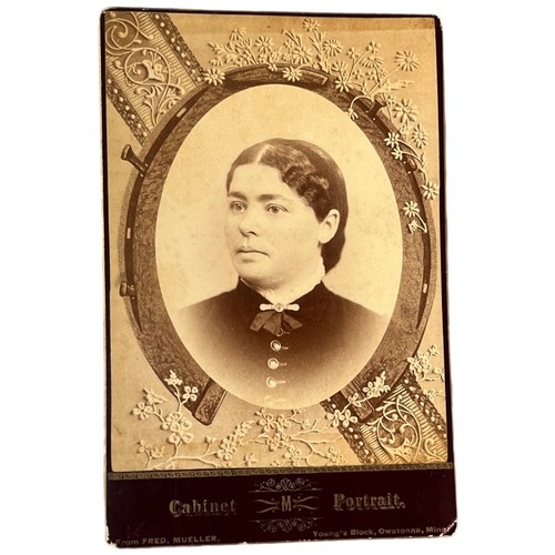 Fotografías antiguas Owatonna Minnesota pareja retrato bloque joven F. Mueller - Imagen 7 de 8