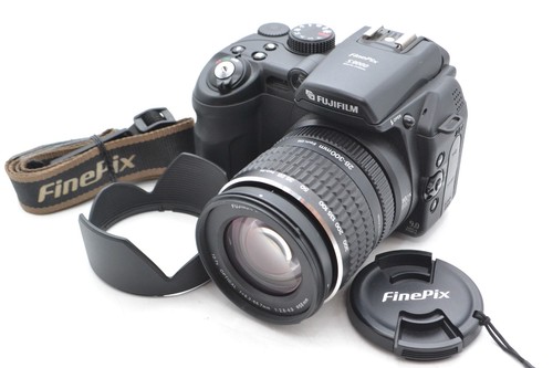 Fujifilm FinePix S9000 9MP Bridge Digital Camera 10.7x Optical Zoom Black N MINT - Picture 2 of 18