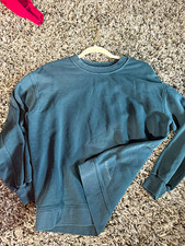 Lululemon Women  s Blue Crewneck Pullover Sweatshirt Logo Solid Size M