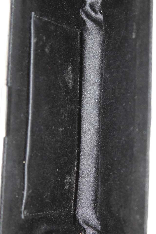 Bolso de mano Badgley Mischka para mujer satinado con bloqueo a presión negro Foto 3 de 4