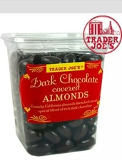 Almendras crujientes cubiertas de chocolate Trader Joe’s deliciosas y ricas chocolate negro