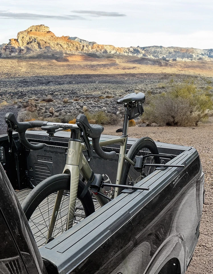 JOYTUTUS Montaje de portabicicletas para cama de camión para camioneta - Sin extracción de neumáticos, fácil montaje Foto 2 de 4