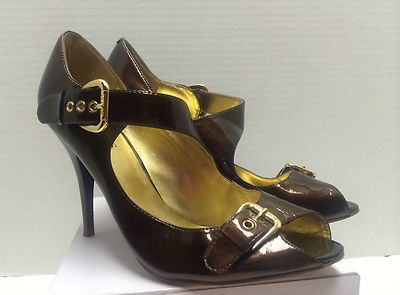 Sandales GUESS à Boucle - Taille 8M (US) - Cuir Marron Métallique - Talons Aiguilles - Occasion