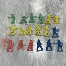 Vintage Lot of 18 Cowboys and Indians Plastic Toy Figures 2  