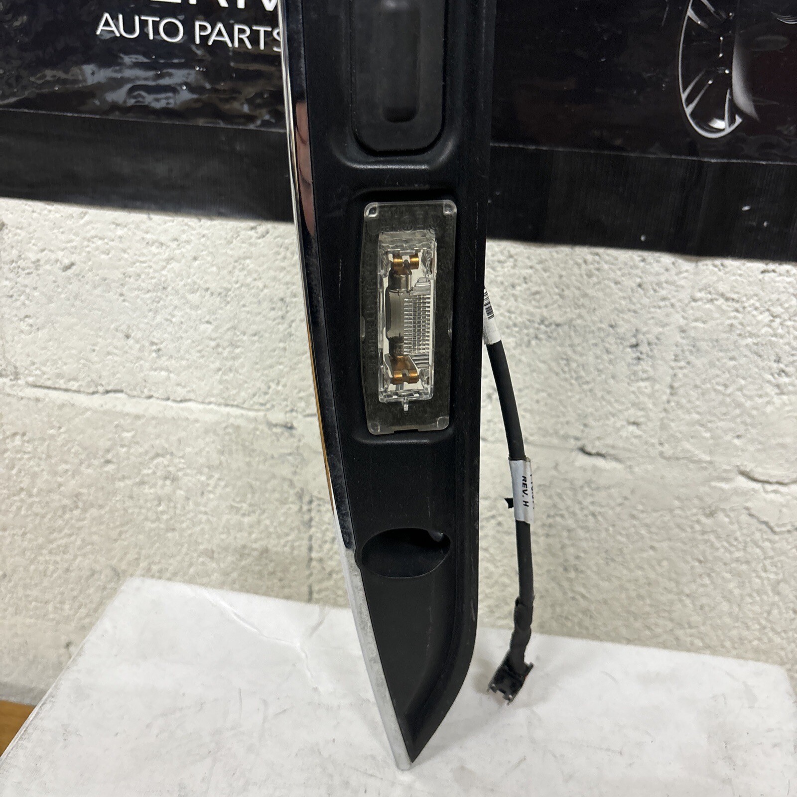 Maserati Ghibli Trunk Camera Rear Trim Handle 2017-2019 670071824 OEM Item# 856