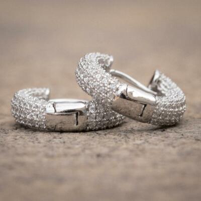 Herren Ohrringe: 14K Weißgold Plattierte Reifen Mit Funkelnden CZ-Steinen | 925 Sterling Silber, Nickel-frei & Handgefertigt