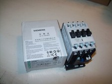 NIB SIEMENS 3TF3010-0XM0  CONTACTOR 20/9A 3-7.5HP/230--600VAC 220VAC P5421