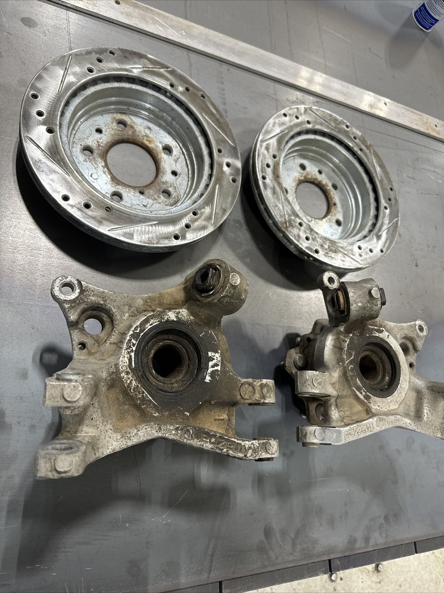 86-91 Mazda RX7 FC OEM Rear Knuckles & 5 Lug Wheel Hubs PAIR