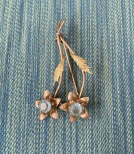 Beautiful Vintage OSTBY BARTON 10K Yellow Gold Flower Light Blue Zircon Brooch