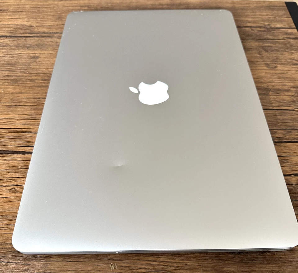 MACBOOK PRO 15'' 4GB RAM 320 HD - Image 2 of 4