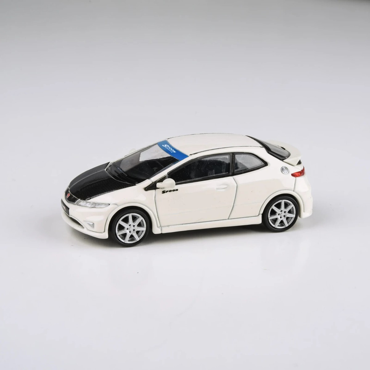 PARA64 1:64 Honda 2007 Civic Type R FN2 Euro - White & Carbon Hood
