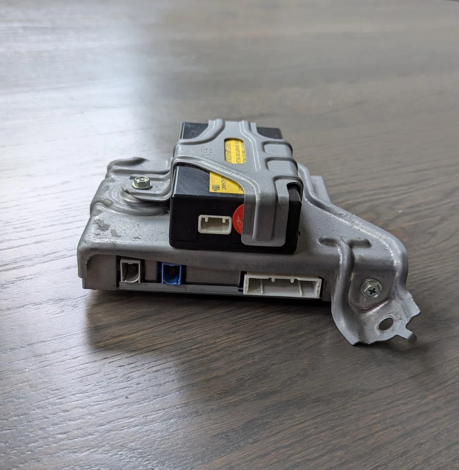 Computadora módulo de control de dirección asistida Toyota Prius V 2012 2013 2014 89650-47421 Foto 3 de 4