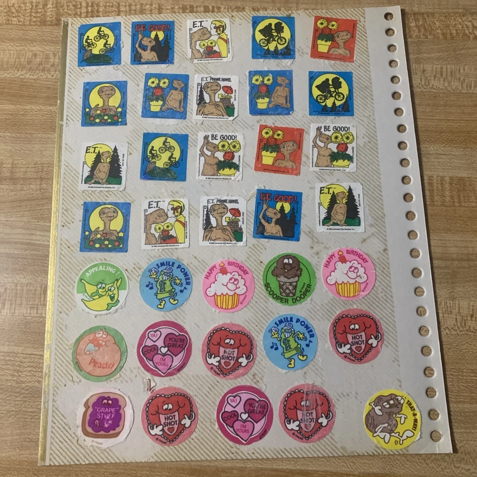 Lote de hojas de pegatinas vintage de 100+ pegatinas tendencia, pitufos, ET, ¡MÁS! Foto 3 de 4