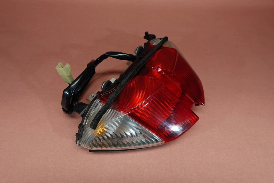 07-12 2007 YAMAHA FJR1300 FJR 1300 luz trasera luz de freno Foto 2 de 4
