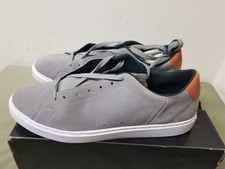 New DC Skate Mens Reprieve Sneakers.