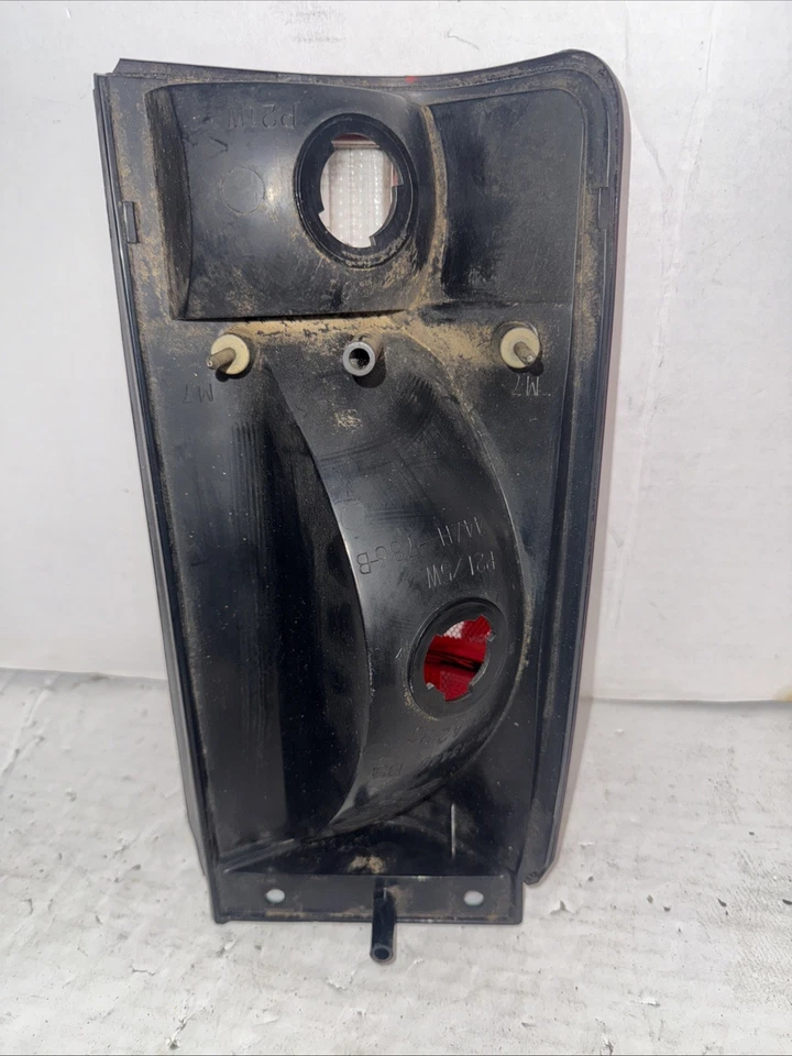 Luz trasera halógena para Ford Explorer 1991-1994 lente derecha transparente y roja Foto 4 de 4