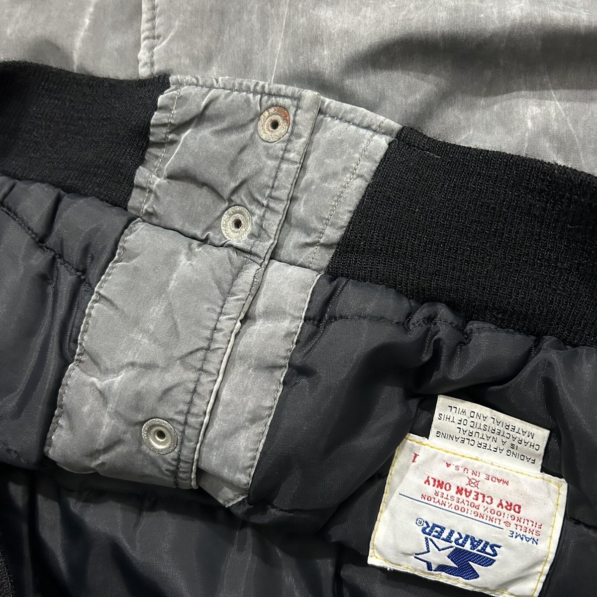 VTG 90s NHL LOS ANGELES KINGS STARTER STONEWASH BOMBER VTG 90s NHL LOS ANGELES KINGS STARTER STONEWASH BOMBER