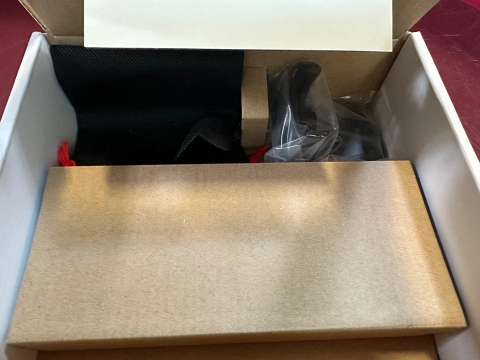 NEW Plantronics Calisto P240 USB Unified Communications Handset 57240.004 - Image 4 of 4