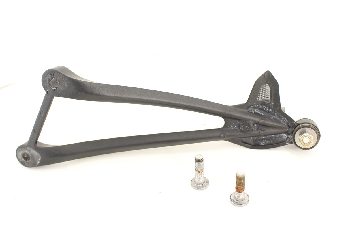 2023 KAWASAKI NINJA ZX6R ZX636 RIGHT REARSET FOOT PEG BRACKET