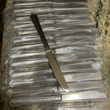 World 27 Tableware Stainless Flatware Dinner Butter Knife. 14 Pcs New Old Stock