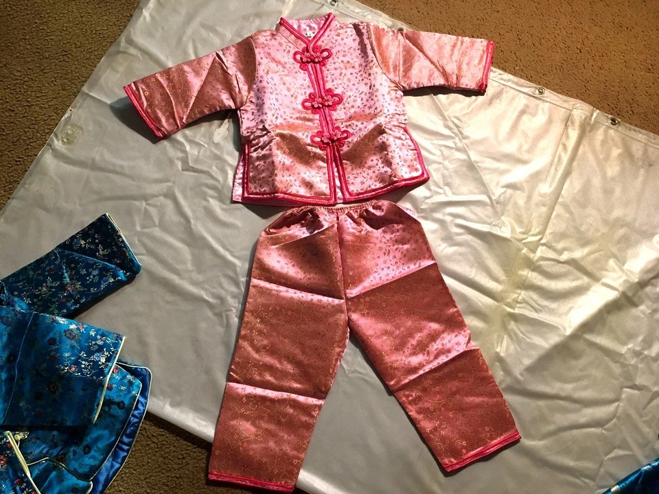 Niñas pequeñas y jóvenes tradicionales asiáticas bordadas chaquetas traje con pantalón b-456 Foto 4 de 4